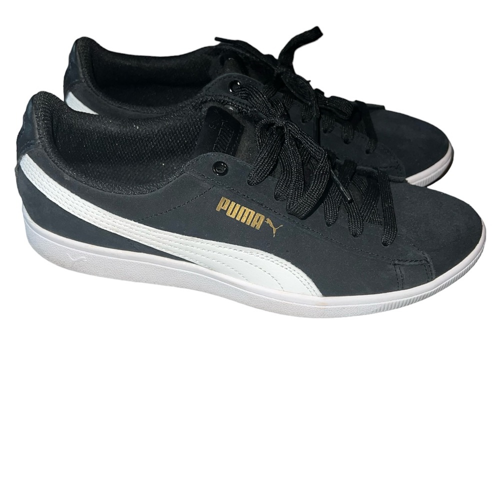 Puma Astro Kick Women's 9 Shoes Sneakers Black Suede Low Top EUC